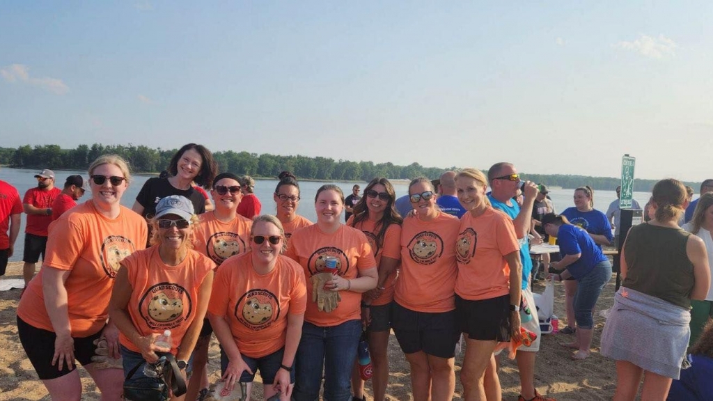 Outdoor game participants for Quad Cities Corporate Games
