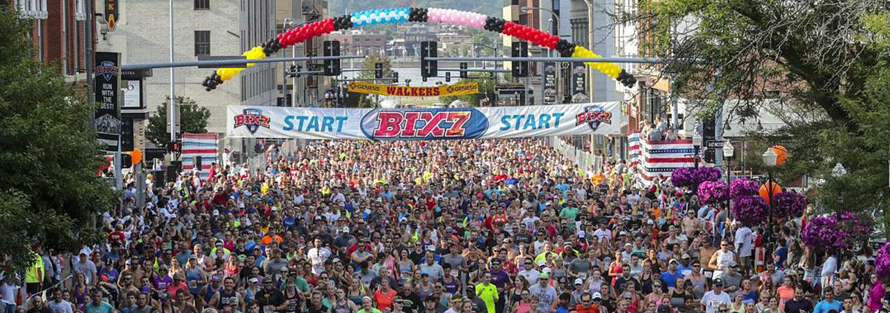 Mass of runners at QC Times Bix Race starting line